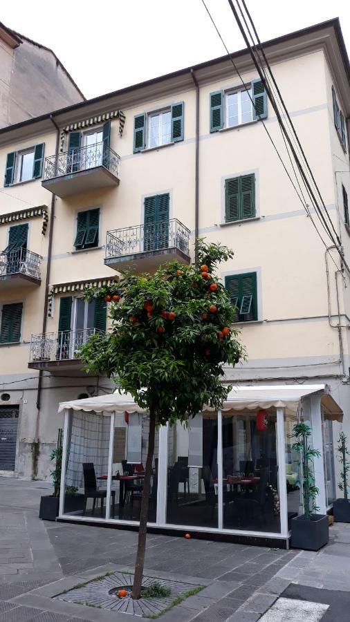 Appartamento Il Golfo Dei Poeti E 5 Terre A 2 Passi 斯培西亚 外观 照片